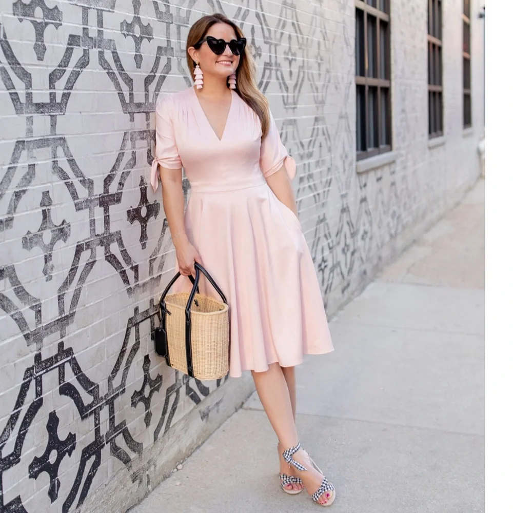 NWT Gal Meets Glam Debbie Buttery Satin $168 Dress - Picture 9 of 15